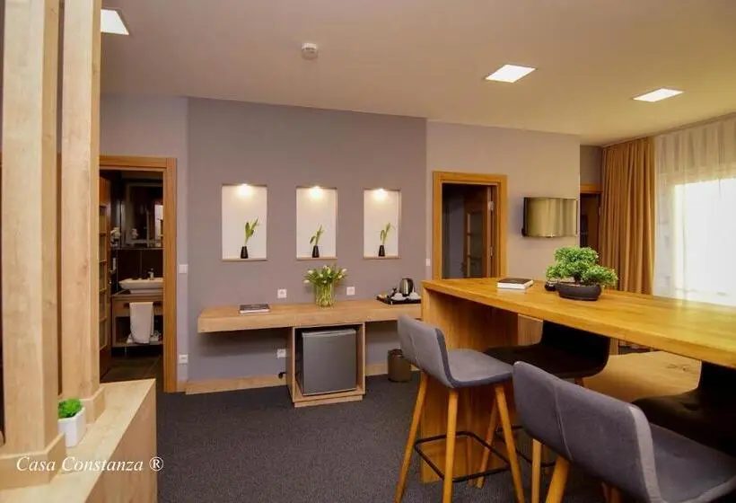 Perhehuone, Casa Constanza Hotel Garni