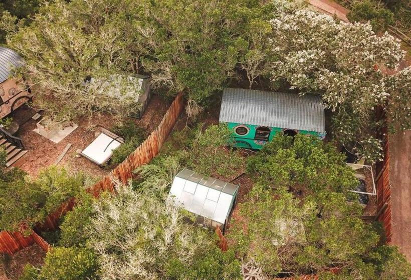 بانگلوی لوکس, Treedom Villas And Vardos