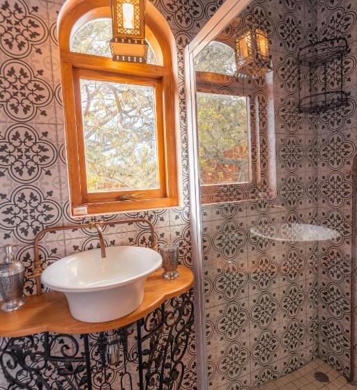 بانگلوی لوکس, Treedom Villas And Vardos