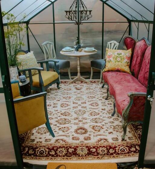 بانگلوی لوکس, Treedom Villas And Vardos