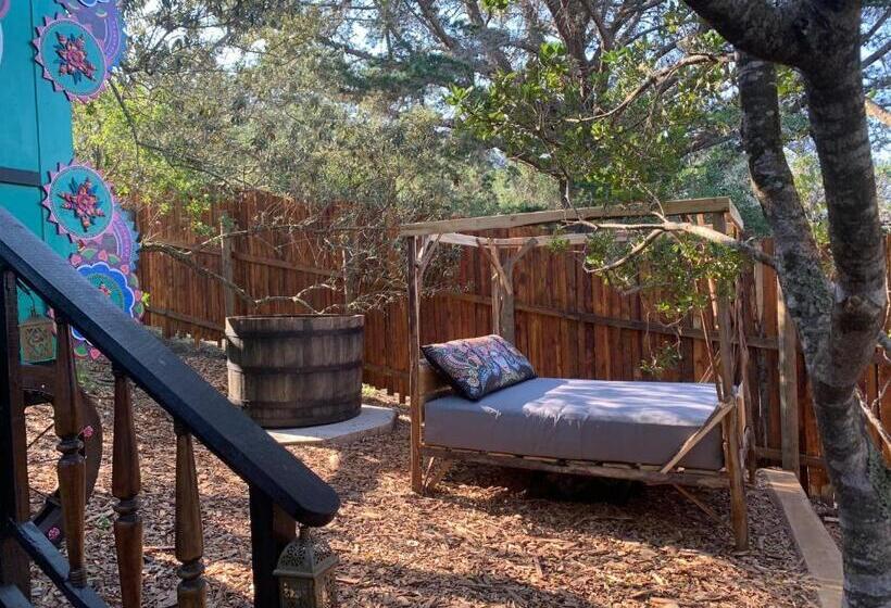 بانگلوی لوکس, Treedom Villas And Vardos