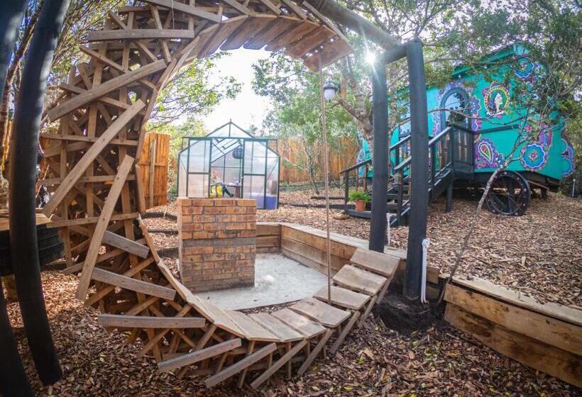 بانگلوی لوکس, Treedom Villas And Vardos