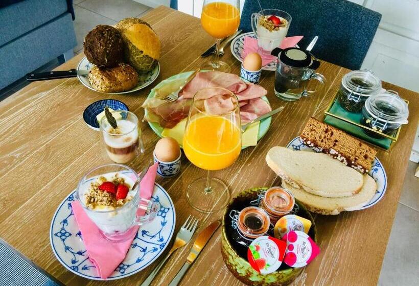 デラックスルーム, Bed And Breakfast: Bij Ons Achter