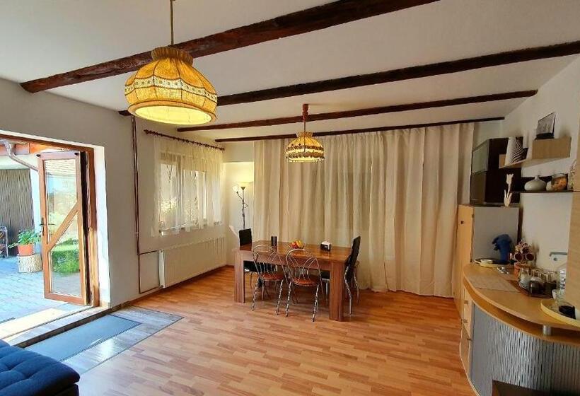 プールビュースタンダードルーム, La Cassa