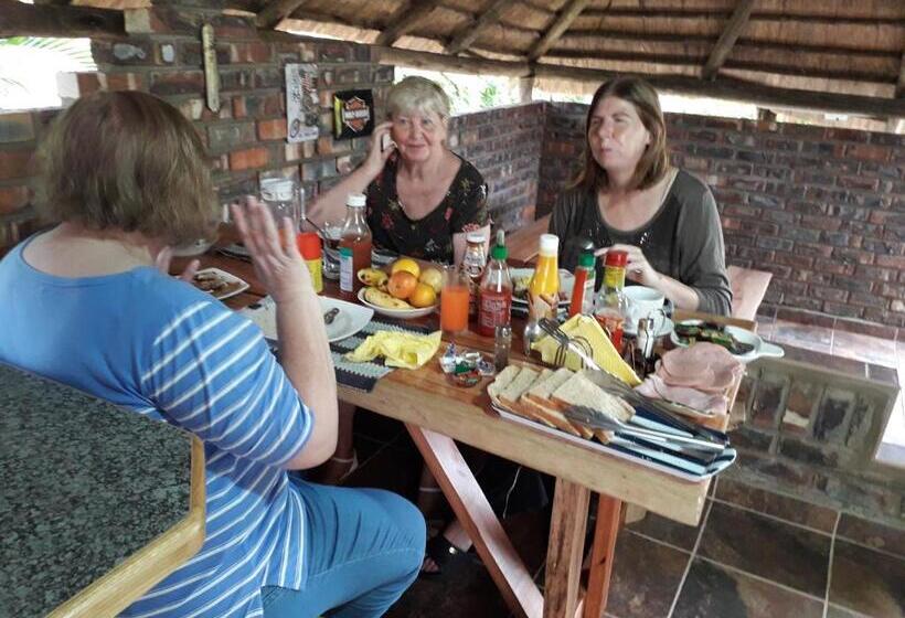 Люкс Вид на Море, Song Of The Whales