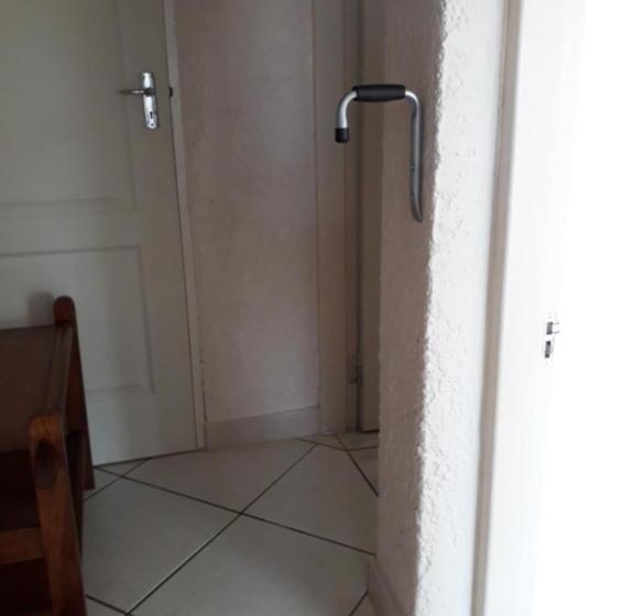 Люкс Вид на Море, Song Of The Whales