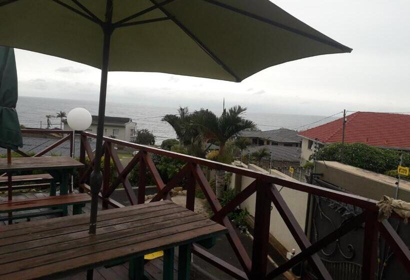 Номер Стандарт Вид на Море, Song Of The Whales