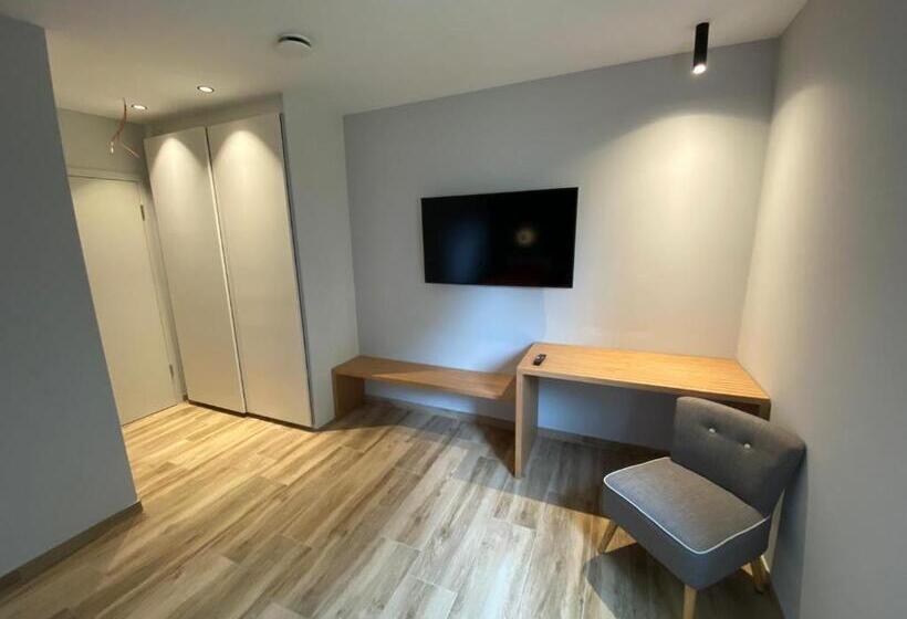 اتاق استاندارد با چشم‌انداز باغ, Ver Olive