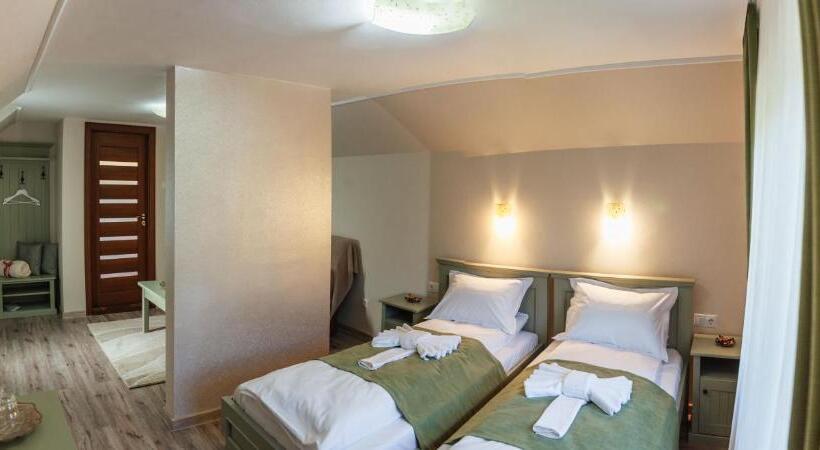 غرفة قياسية ثلاثية, Vén Diófa