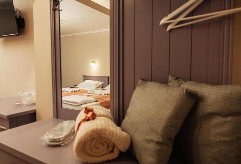 غرفة قياسية, Vén Diófa