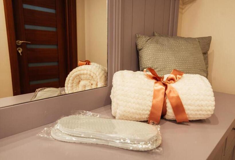 غرفة قياسية, Vén Diófa