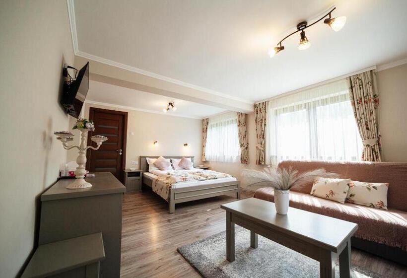 غرفة قياسية ثلاثية, Vén Diófa