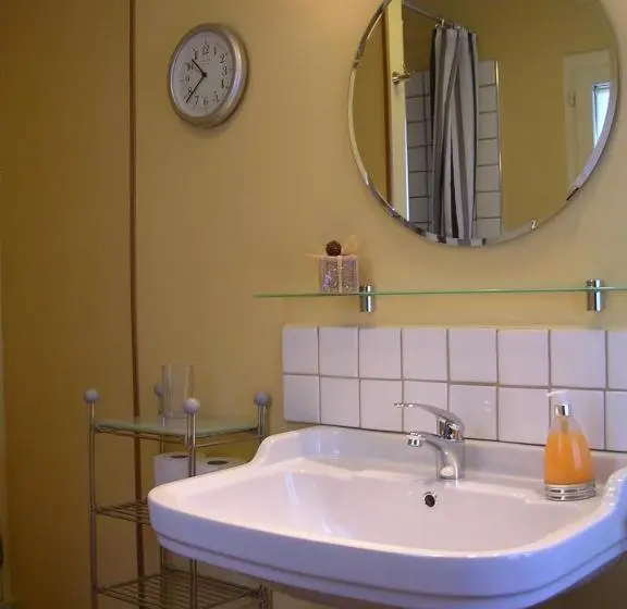 Camera Tripla Standard, Cappone B&b