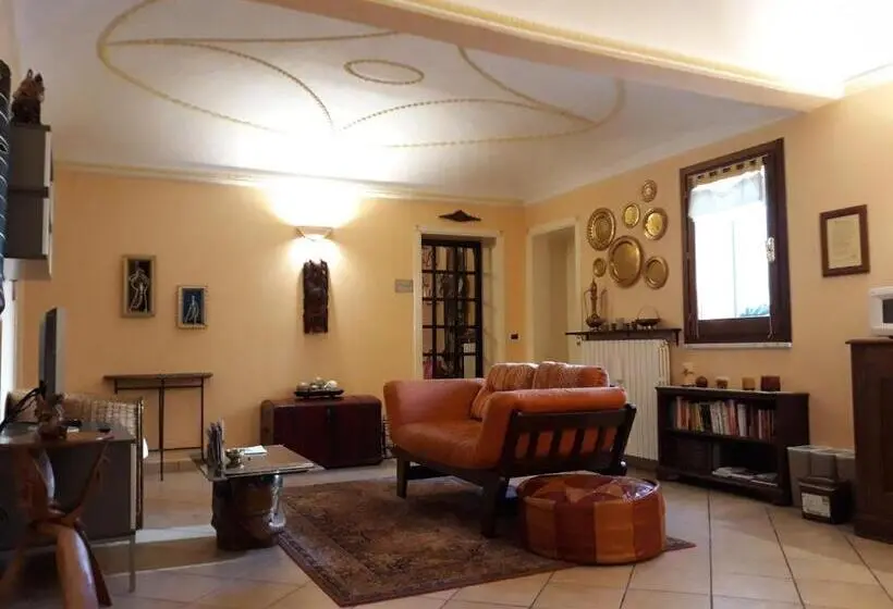 Camera Tripla Standard, Cappone B&b