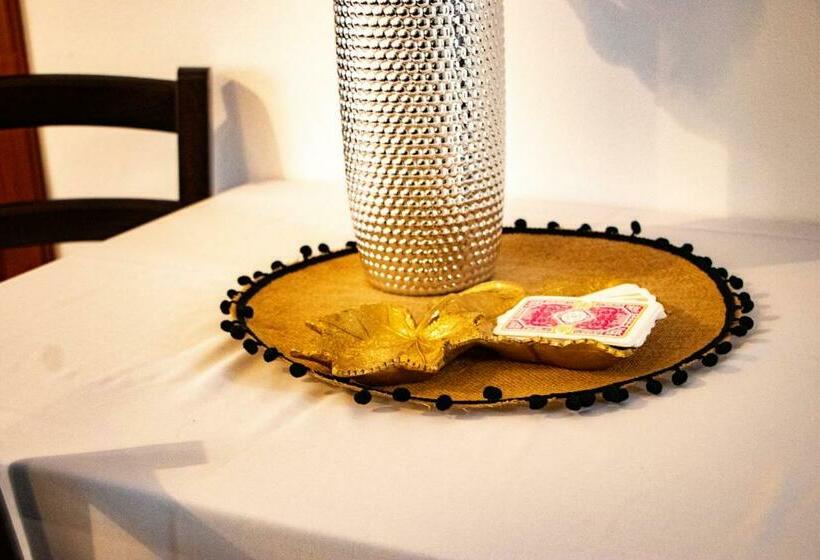 Апартаменты 1 Спальня с Балконом, Casa Tofi Vendégház