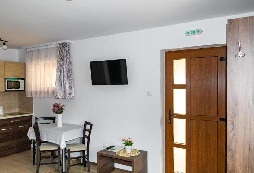 Апартаменты 1 Спальня, Casa Tofi Vendégház