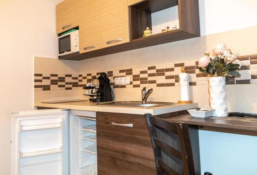 Апартаменты 1 Спальня, Casa Tofi Vendégház