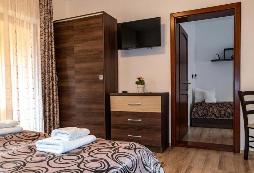 Апартаменты 1 Спальня с Балконом, Casa Tofi Vendégház