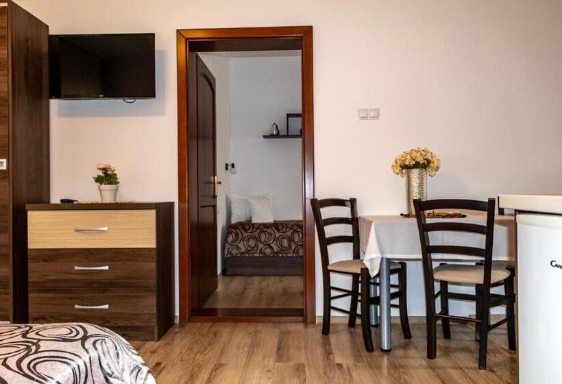 Апартаменты 1 Спальня с Балконом, Casa Tofi Vendégház