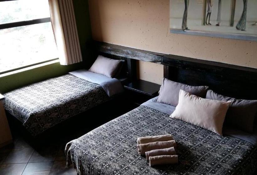 スタンダードトリプルルーム, Arek S Place