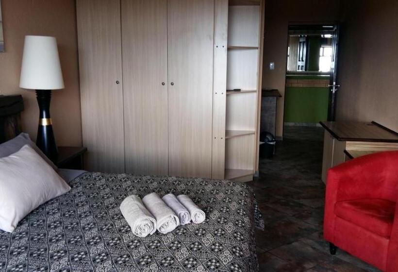 스탠다드 트리플 룸, Arek S Place