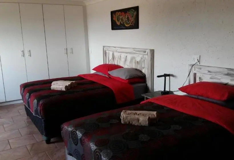 スタンダード4人部屋, Arek S Place