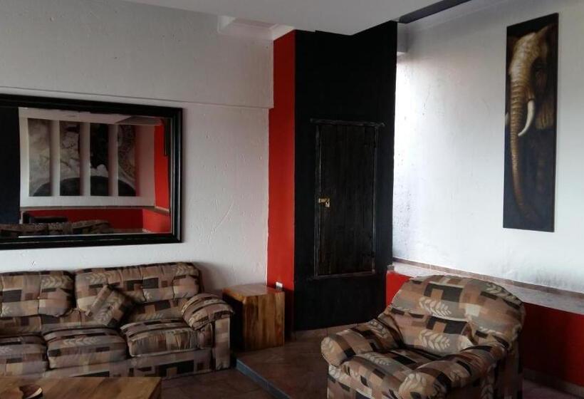 スーペリアースイート, Arek S Place