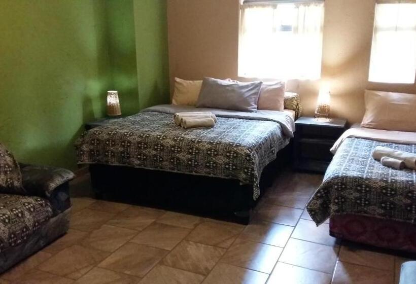 スーペリアースイート, Arek S Place