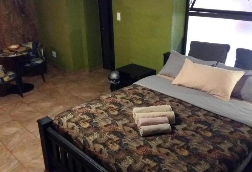 スーペリアースイート, Arek S Place