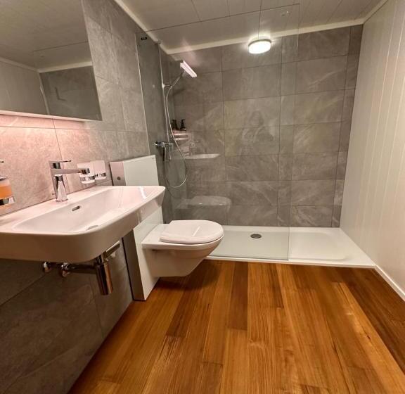 샬레, One Bedroom With Mountain And Garden View Ground Floor Of Chalet Solaria