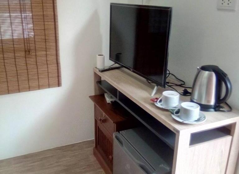 デラックスルーム, Sunray Guesthouse สุนันท์บ้านพักริมคลอง