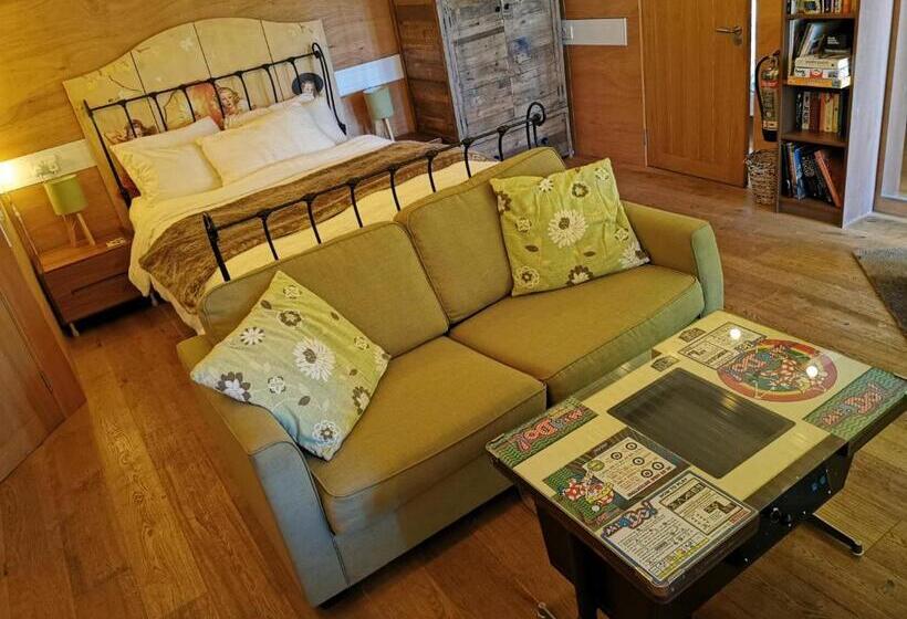 شاليه سوبيريور غرفة نوم واحدة, The Base Vegan Retreat Animal Sanctuary