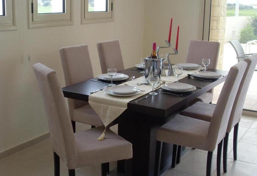 수영장이 있는 3베드룸 빌라, Aphrodite Sands Resort