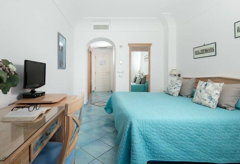 سوئیت جونیور با چشم‌انداز باغ, Al Mulino