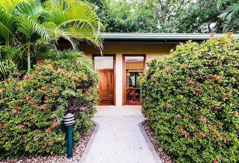 بنجلو قياسى, Boutique Hotel Luna Azul