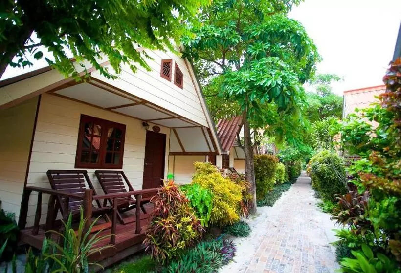 スーペリアーバンガロー, Bundhaya Resort