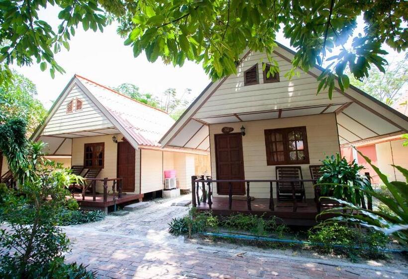 수피리어 방갈로, Bundhaya Resort