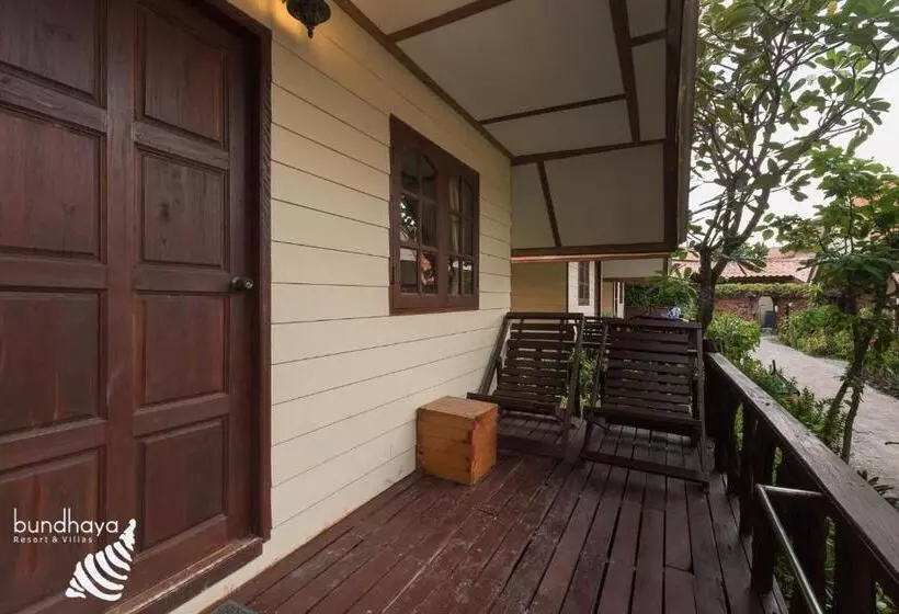 デラックスバンガロー, Bundhaya Resort