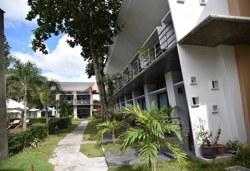 디럭스 룸, Bundhaya Resort