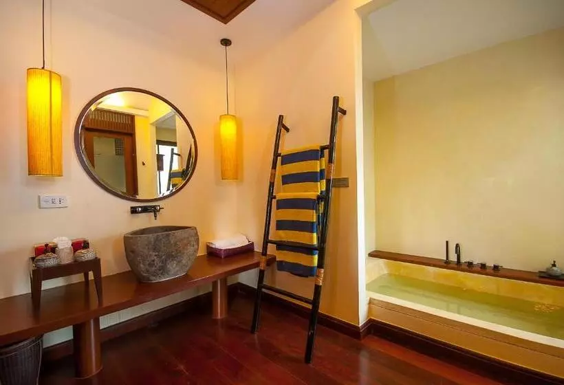 デラックスルーム, Chantaramas Beach Resort, Koh Phangan