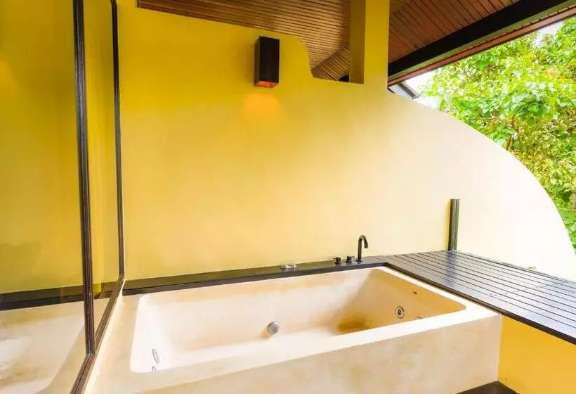 バスタブ付きデラックスルーム, Chantaramas Beach Resort, Koh Phangan