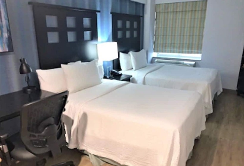 带2个双人床的标准工作室, Fairfield Inn & Suites By Marriott New York Manhattan/chelsea
