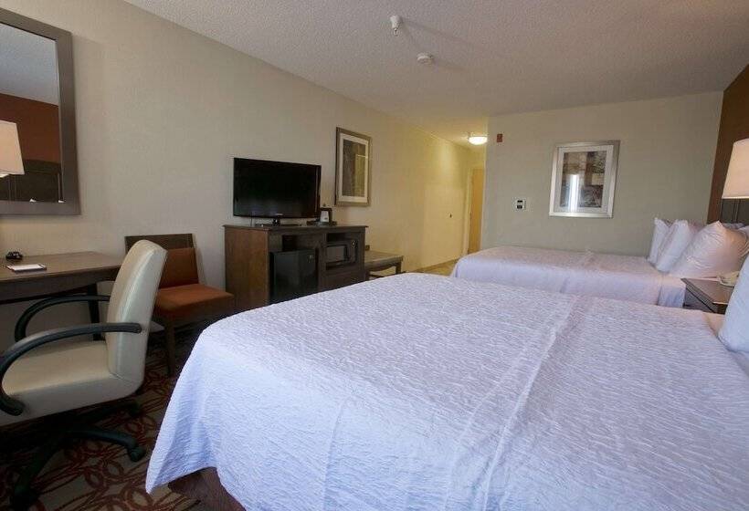 غرفة قياسية, Hampton Inn & Suites Wiggins