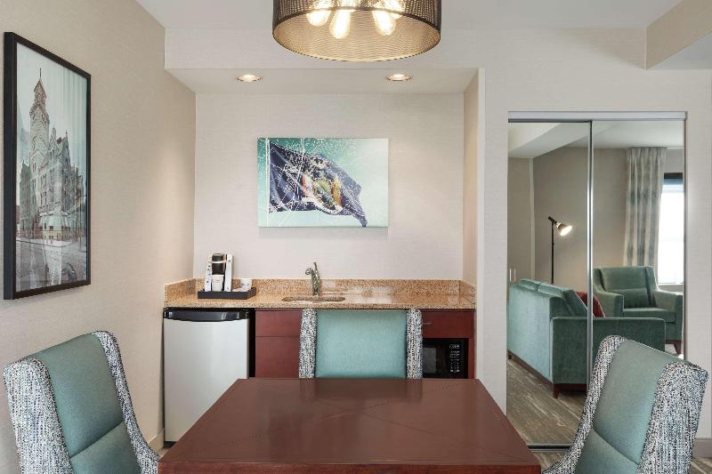 キングサイズベッドのスイートルーム, Hilton Garden Inn Troy