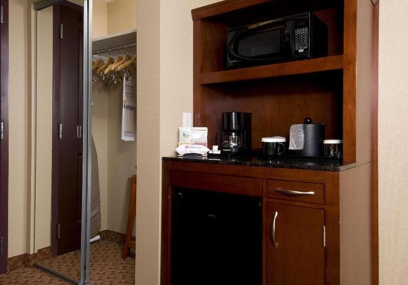 Стандартный Номер Кровать Кинг, Hilton Garden Inn Troy