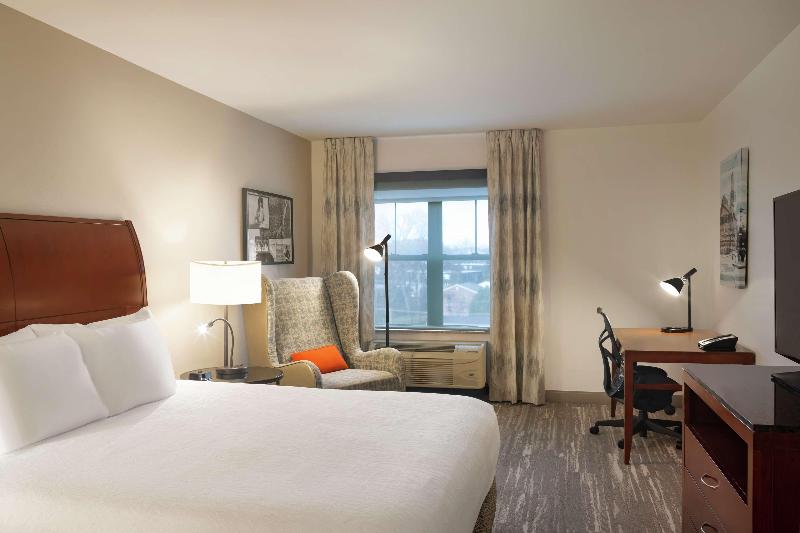 キングサイズベッドのスタンダードルーム, Hilton Garden Inn Troy