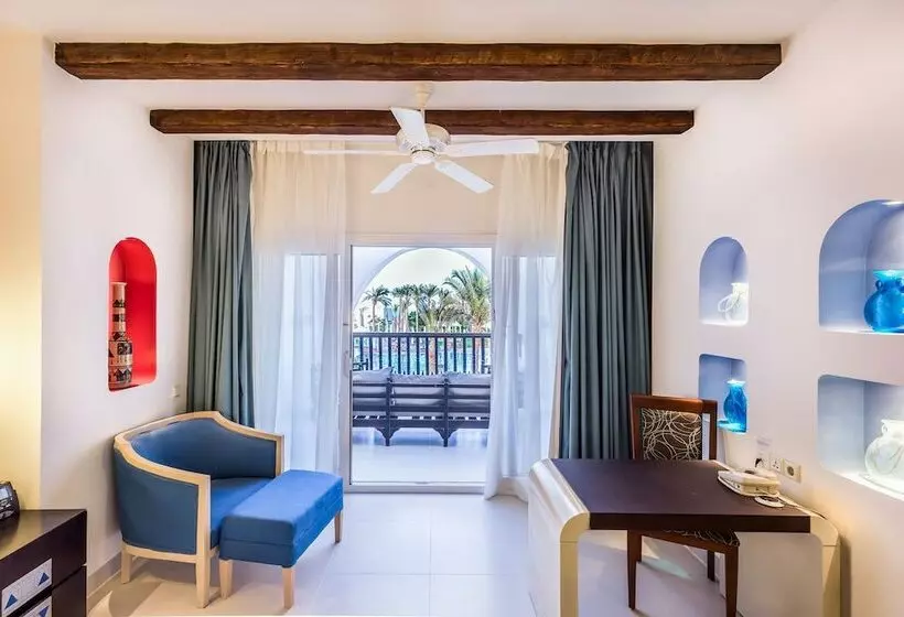 اتاق استاندارد با چشمانداز استخر, Hilton Marsa Alam Nubian Resort