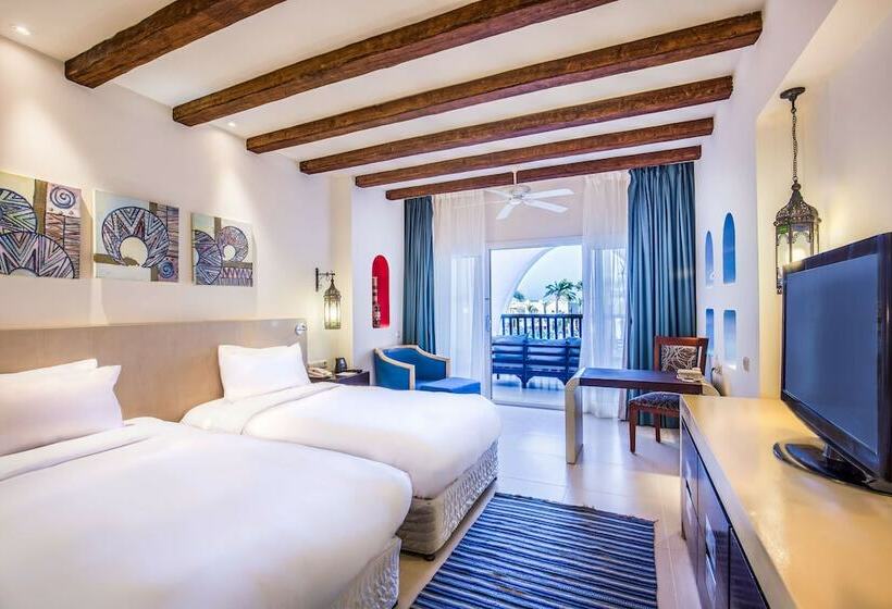 اتاق استاندارد با چشمانداز استخر, Hilton Marsa Alam Nubian Resort