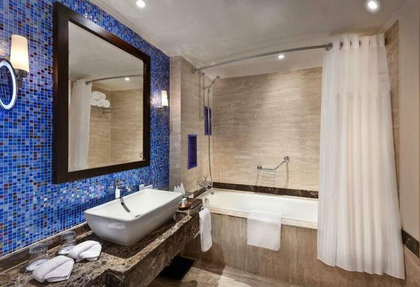 اتاق استاندارد با چشم‌انداز باغ, Hilton Marsa Alam Nubian Resort