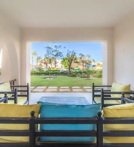 اتاق لوکس با چشمانداز باغ, Hilton Marsa Alam Nubian Resort